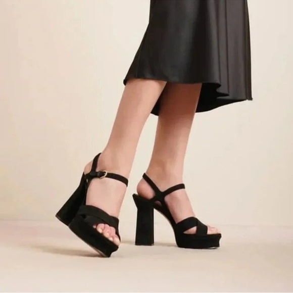 Ferragamo Women's Sonya Suede Ankle Strap Platform Sandals Size 5.5 - Picture 3 of 16